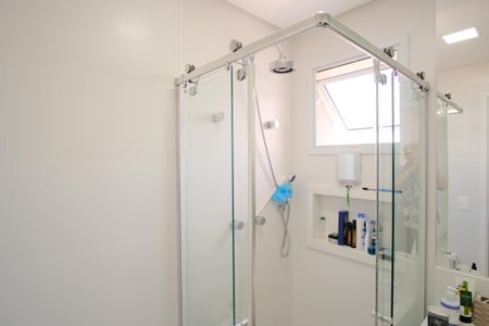 Apartamento à venda com 81m², 2 quartos e 2 vagasBanheiro da Suíte