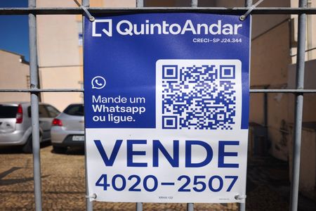 PLACA INSTALADA NA FACHADA de apartamento à venda com 2 quartos, 76m² em Cidade Jardim, Campinas