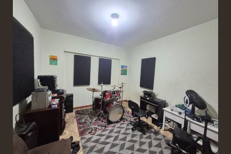 Casa à venda com 3 quartos, 170m² em Rio Pequeno, São Paulo