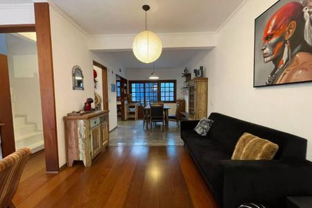 Casa à venda com 3 quartos, 150m² em Jardim Rizzo, São Paulo