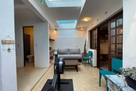 Casa à venda com 3 quartos, 150m² em Jardim Rizzo, São Paulo