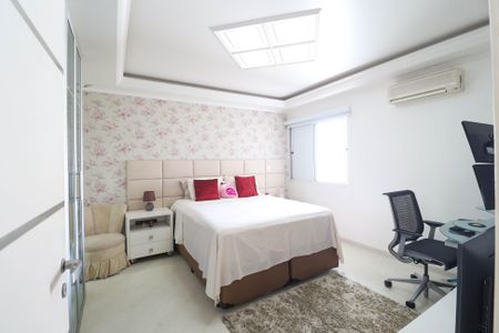 Casa à venda com 349m², 4 quartos e 4 vagas Casa à venda com 349m², 4 quartos e 4 vagasSuíte 2