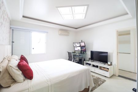 Casa à venda com 349m², 4 quartos e 4 vagas Casa à venda com 349m², 4 quartos e 4 vagasSuíte 2