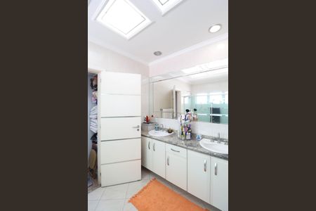 Casa à venda com 349m², 4 quartos e 4 vagas Casa à venda com 349m², 4 quartos e 4 vagasBanheiro da Suíte 3