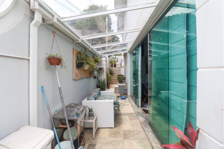 Casa à venda com 349m², 4 quartos e 4 vagas Casa à venda com 349m², 4 quartos e 4 vagasÁrea comum