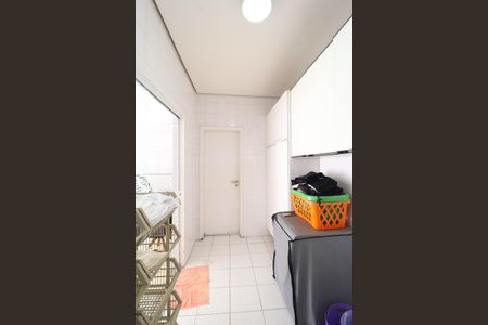 Casa à venda com 349m², 4 quartos e 4 vagas Casa à venda com 349m², 4 quartos e 4 vagasÁrea de serviço