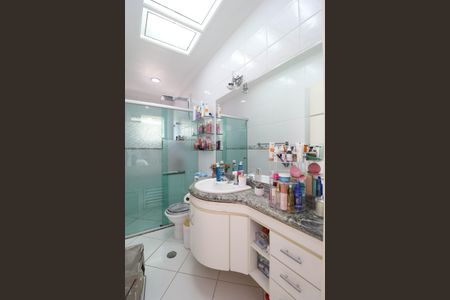 Casa à venda com 349m², 4 quartos e 4 vagas Casa à venda com 349m², 4 quartos e 4 vagasBanheiro da Suíte 1