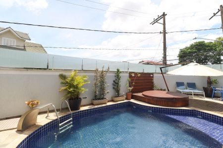 Casa à venda com 349m², 4 quartos e 4 vagas Casa à venda com 349m², 4 quartos e 4 vagasÁrea comum