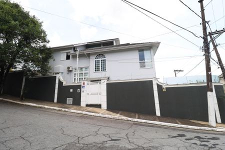 Casa à venda com 349m², 4 quartos e 4 vagas Casa à venda com 349m², 4 quartos e 4 vagasFachada