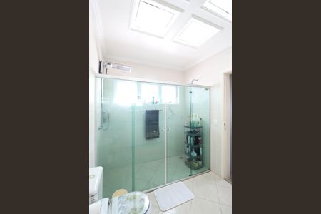 Casa à venda com 349m², 4 quartos e 4 vagas Casa à venda com 349m², 4 quartos e 4 vagasBanheiro da Suíte 3