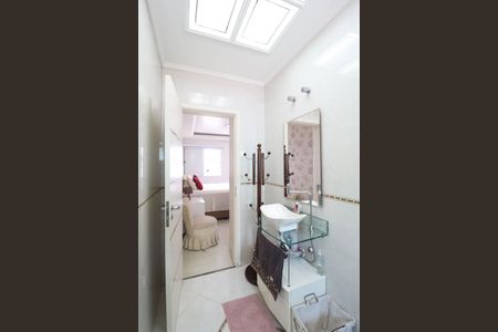 Casa à venda com 349m², 4 quartos e 4 vagas Casa à venda com 349m², 4 quartos e 4 vagasBanheiro da Suíte 2