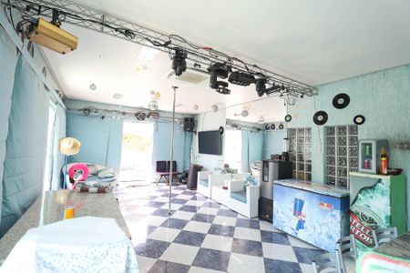 Casa à venda com 349m², 4 quartos e 4 vagas Casa à venda com 349m², 4 quartos e 4 vagasÁrea comum