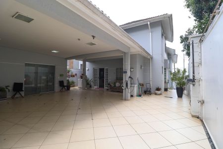 Casa à venda com 349m², 4 quartos e 4 vagas Casa à venda com 349m², 4 quartos e 4 vagasGaragem