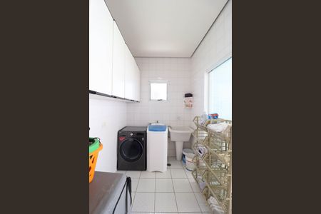 Casa à venda com 349m², 4 quartos e 4 vagas Casa à venda com 349m², 4 quartos e 4 vagasÁrea de serviço