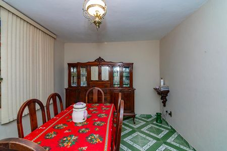 Casa à venda com 600m², 3 quartos e 4 vagasSala 2