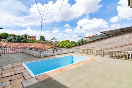 Casa à venda com 600m², 3 quartos e 4 vagasPiscina