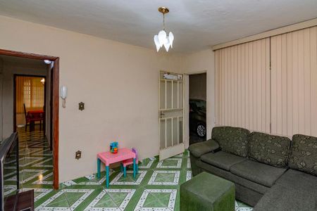 Casa à venda com 600m², 3 quartos e 4 vagasSala 1