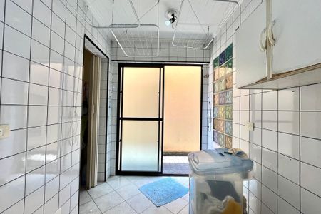 Casa à venda com 238m², 3 quartos e 2 vagasÁrea de Serviço