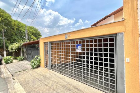Casa à venda com 238m², 3 quartos e 2 vagasFachada