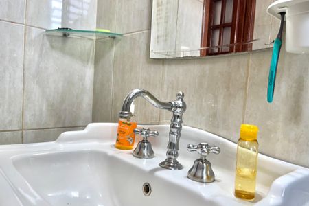 Casa à venda com 238m², 3 quartos e 2 vagasBanheiro Corredor