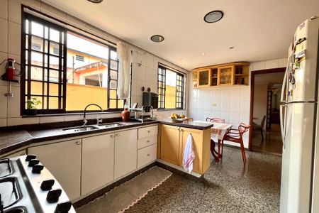 Casa à venda com 238m², 3 quartos e 2 vagasCozinha
