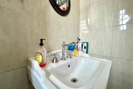 Casa à venda com 238m², 3 quartos e 2 vagasBanheiro da Suíte