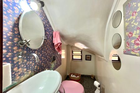 Casa à venda com 238m², 3 quartos e 2 vagasLavabo