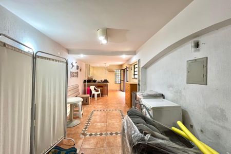 Casa à venda com 238m², 3 quartos e 2 vagasSalão 