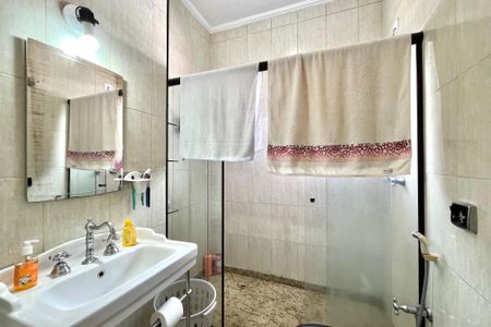 Casa à venda com 238m², 3 quartos e 2 vagasBanheiro Corredor
