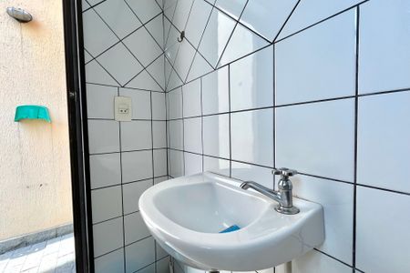 Casa à venda com 238m², 3 quartos e 2 vagasBanheiro de serviço