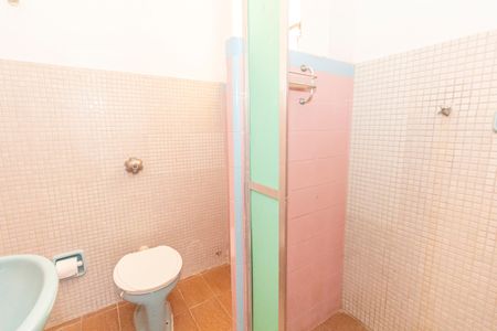 Apartamento para alugar com 75m², 2 quartos e sem vagaBanheiro