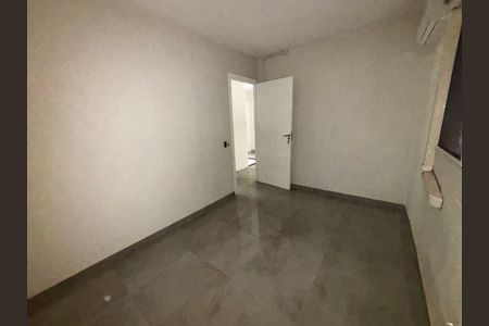 Quarto 1 de apartamento para alugar com 2 quartos, 43m² em Vargem Pequena, Rio de Janeiro