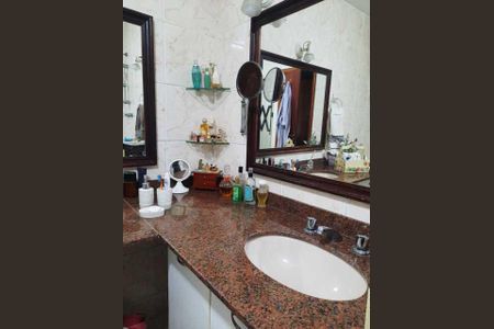 Casa de condomínio à venda com 360m², 4 quartos e 2 vagas