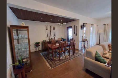 Casa de condomínio à venda com 360m², 4 quartos e 2 vagas