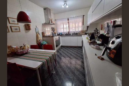 Casa de condomínio à venda com 360m², 4 quartos e 2 vagas