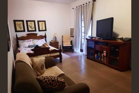 Casa de condomínio à venda com 360m², 4 quartos e 2 vagas