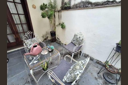 Casa de condomínio à venda com 360m², 4 quartos e 2 vagas