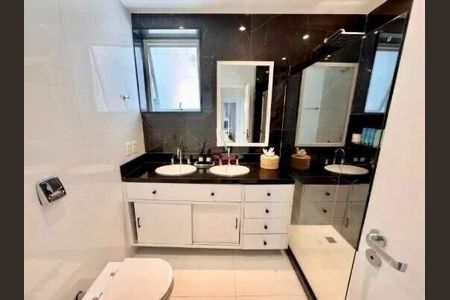 Apartamento à venda com 219m², 3 quartos e 4 vagas