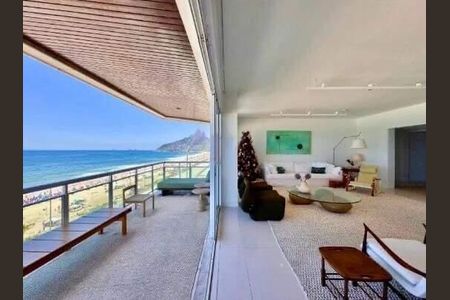 Apartamento à venda com 219m², 3 quartos e 4 vagas