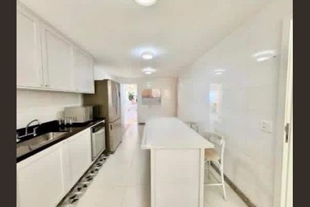 Apartamento à venda com 219m², 3 quartos e 4 vagas