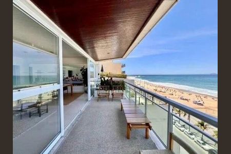 Apartamento à venda com 219m², 3 quartos e 4 vagas