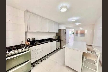 Apartamento à venda com 219m², 3 quartos e 4 vagas