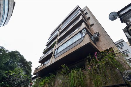 Apartamento à venda com 109m², 3 quartos e 2 vagas Apartamento à venda com 109m², 3 quartos e 2 vagasFachada