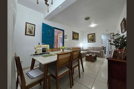 Casa à venda com 134m², 3 quartos e 4 vagas