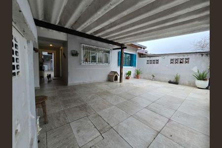 Casa à venda com 134m², 3 quartos e 4 vagas