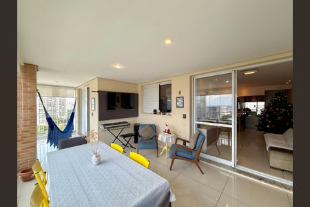 Apartamento à venda com 115m², 3 quartos e 2 vagasVaranda