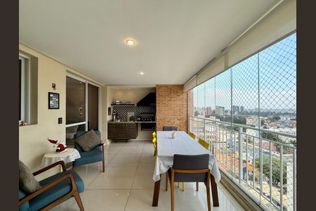 Apartamento à venda com 115m², 3 quartos e 2 vagasVaranda