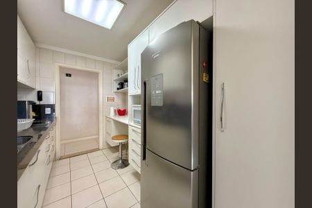 Apartamento à venda com 115m², 3 quartos e 2 vagasCozinha 