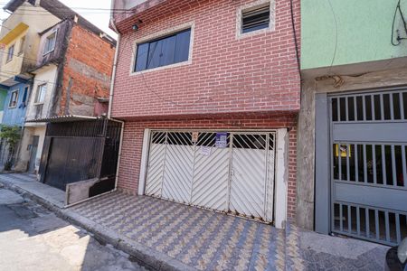 Casa para alugar com 126m², 4 quartos e 1 vaga Casa para alugar com 126m², 4 quartos e 1 vagaFachada