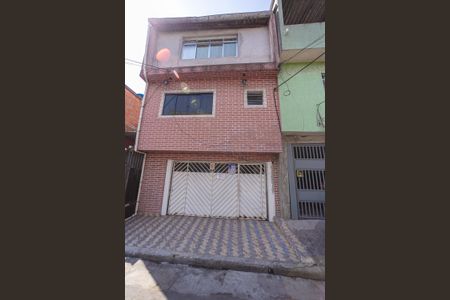 Casa para alugar com 126m², 4 quartos e 1 vaga Casa para alugar com 126m², 4 quartos e 1 vagaFachada